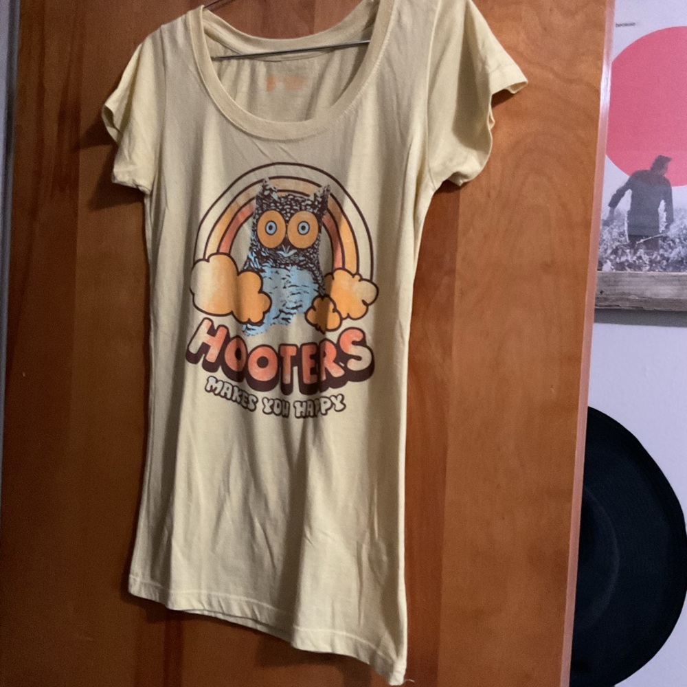 Yellow Hooters Graphic T-Shirt